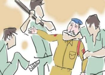 कौशांबी- चोर पकड़ने गई पुलिस टीम पर ग्रामीणों ने किया हमला.