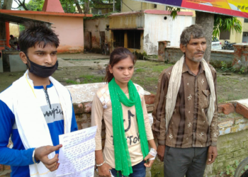 दबंगों ने लगाया 12 साल की मासूम युवती के ऊपर पैसा चोरी का आरोप.