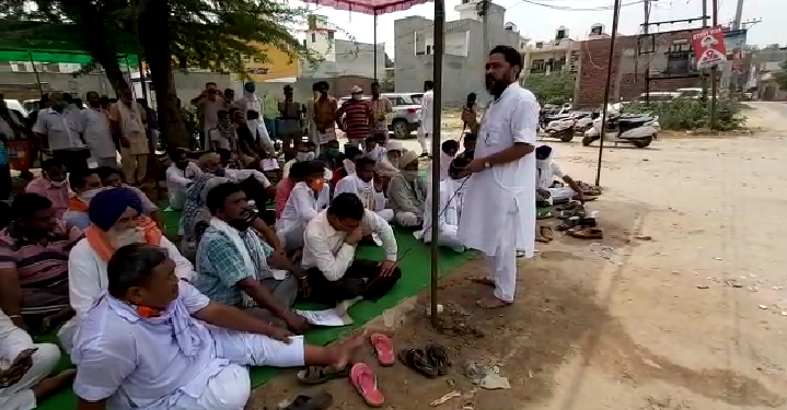 पंजाब मे जिहरीली सराब पीन के कारण होई मुत्यु को लेकर पंजाब की मौजूदा सरकार खिलाफ कीये गऐ धरने