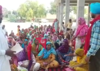 गरीब वर्ग की ओरतो की तरफ से प्राइवेट कंपनियों से लिये कर्ज की किसते वापस करने में असमर्थ है