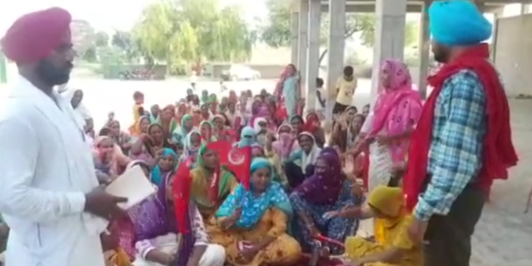 गरीब वर्ग की ओरतो की तरफ से प्राइवेट कंपनियों से लिये कर्ज की किसते वापस करने में असमर्थ है