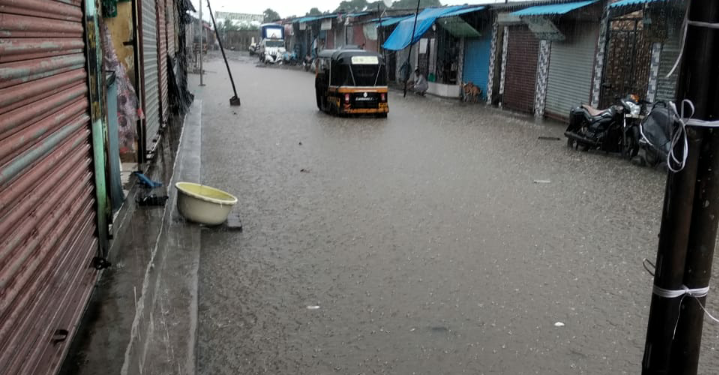 मुंबई वसई ईस्ट भोइडापाड़ा पाल नगर और केलीचा पाड़ा का रोड इतना खराब है