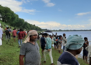 यमुना नहाते समय युवक डूबा