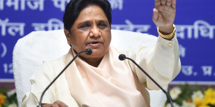 मायावती, योगी सरकार की जातिवादी राजनीति से दुखी है