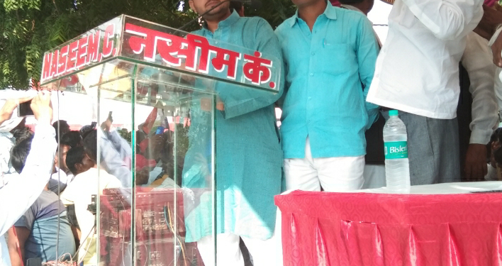 यह नेता नहीं है बेटा बनकर कार्य कर रहे है कौशांबी जिला में