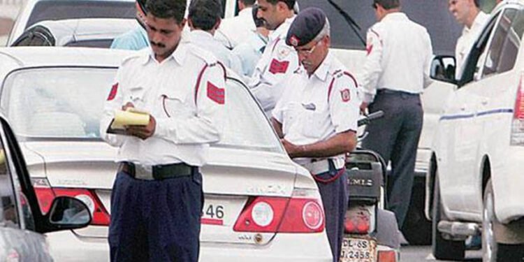 यूपी में अब थाना पुलिस नहीं काट पाएगी वाहनों के चालान, ट्रैफिक पुलिस को मिले सारे अधिकार