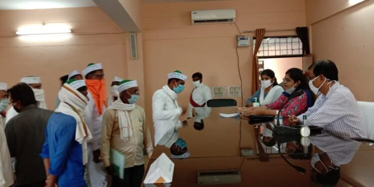 भारतीय किसान मजदूर संयुक्त यूनियन के कार्यकर्ताओं