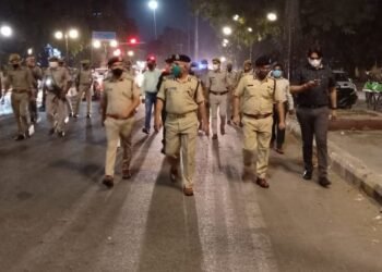 महिला पुलिस कर्मियों के रैली निकालकर लोगों को जागरूप किया गया