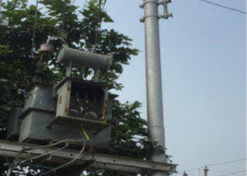 लाइट के लिए परेशान कसेंदा कौशांबी हरिजन मोहल्लावासी 20 दिन के बाद भी नहीं बदला जा सका जला ट्रांसफार्मर*