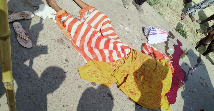 तेज रफ्तार ट्रक ने बाइक सवार भाभी देवर को पीछे से मारी टक्कर.