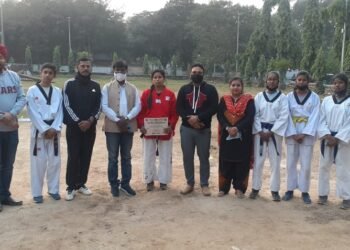 झारखण्ड महिला विकास मंच आयोजित सेल्फ डिफेंस प्रशिक्षण शिविर का समापन हुआ।