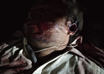 सड़क हादसे में बाइक सवार दो युवकों की मौत से कोहराम मच गया।