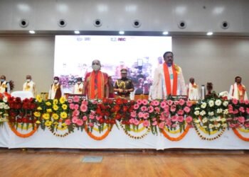 मा0 राज्यपाल महोदया ने राजर्षि टण्डन मुक्त विश्वविद्यालय में आयोजित पन्द्रहवें दीक्षांत समारोह