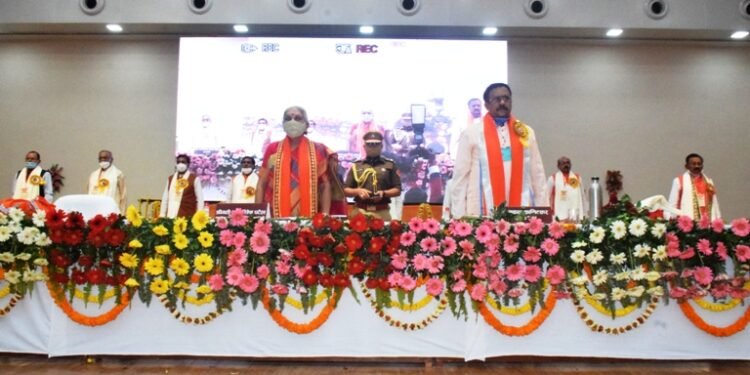 मा0 राज्यपाल महोदया ने राजर्षि टण्डन मुक्त विश्वविद्यालय में आयोजित पन्द्रहवें दीक्षांत समारोह