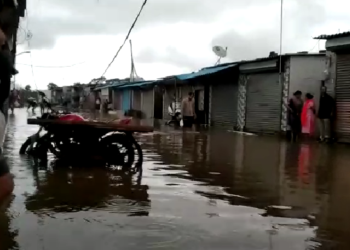 मुंबई पालघर वसई मैं चक्रवर्ती तूफान का छाया कहर .