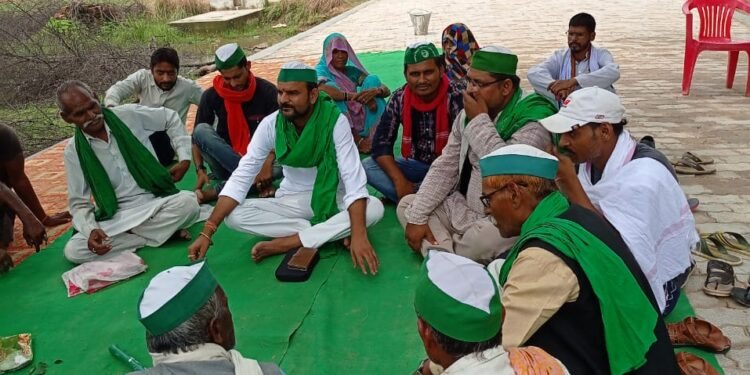 भारती किसान यूनियन संगठन अराजनैतिक पार्टी द्वारा की गई बैठक जिसमें सैकड़ों से ज्यादा लोग ने भाग लिया.
