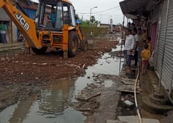 पालघर वसई ईस्ट भोइडापाड़ा कलीचा पाड़ा की रोड इतनी खराब.