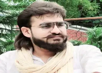 भगोड़ा घोषित मुख्तार अंसारी का बेटा अब्बास अंसारी हाईकोर्ट पहुंचा