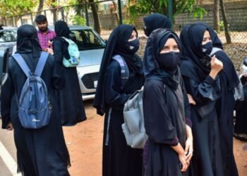 हिजाब मामले पर सुप्रीम कोर्ट में कल होगी सुनवाई