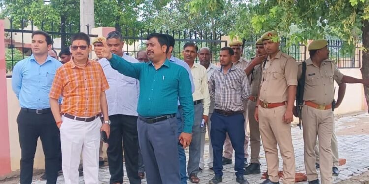 डीएम ने डायट मैदान में कराये जा रहें विकास कार्यों को तेजी से पूर्ण कराने के दिये निर्देश