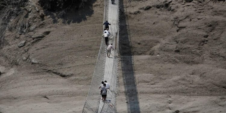 चीन ने मझधार में छोड़ा तो भारत के पास आया नेपाल