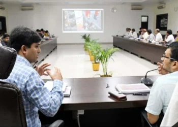 महाकुंभ-2025 :महाकुंभ में संतों-भक्तों को डुबकी लगाने के लिए निर्मल गंगा की धारा मिल सके