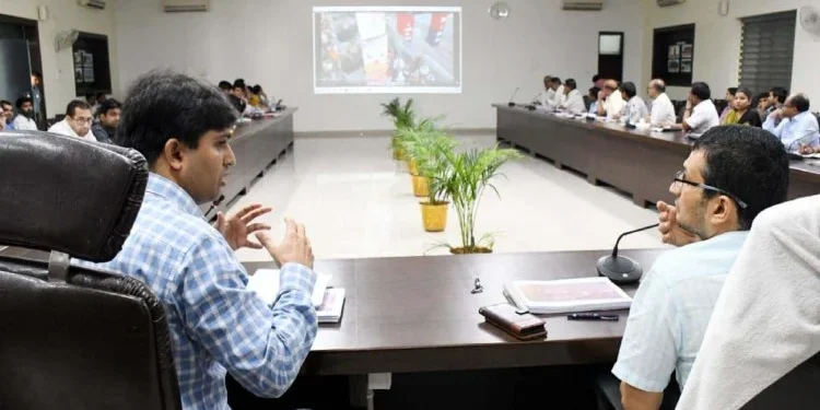 महाकुंभ-2025 :महाकुंभ में संतों-भक्तों को डुबकी लगाने के लिए निर्मल गंगा की धारा मिल सके