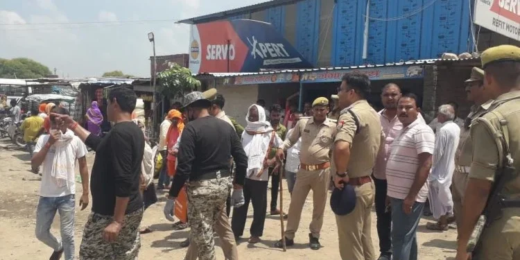 वाराणसी में अवैध बस स्टैंड पर छापा