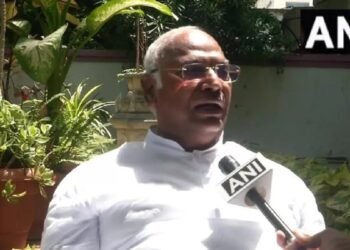 Breaking News in Hindi Today Live: विरोधियों को गिरफ़्तार कर जेल में डालने का काम कर रही है भाजपा- सांसद मल्लिकार्जुन खड़गे