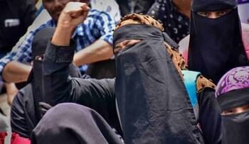 SC में हिजाब विवाद पर सुनवाई जारी, सबके लिए एक समान हो प्रतिबंध- वकील मीनाक्षी