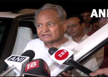 सोनिया गांधी से मिलने दिल्ली पहुंचे अशोक गहलोत, कहा- ‘सुलझाएंगे’ राजस्थान संकट