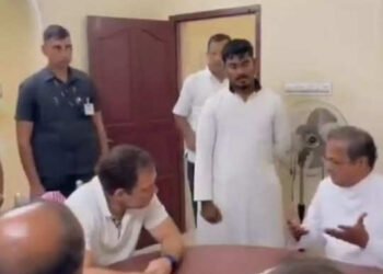 यीशु ही असली गॉड, राहुल गांधी को यह बात समझा रहे पादरी जा चुके हैं जेल, जानें क्यों उठ रही उंगली