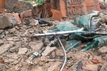 दीवार बनी कफन: ‘मां की छाती से लिपटी थी बच्ची, हाथ में मिला टूटा खिलौना’, वीभत्स नजारा…SDRF ने बयां की कहानी