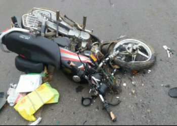 Accident in Agra: माल रोड पर वाहन की टक्कर से बाइक सवार फौजी समेत दो की मौत, एक घायल