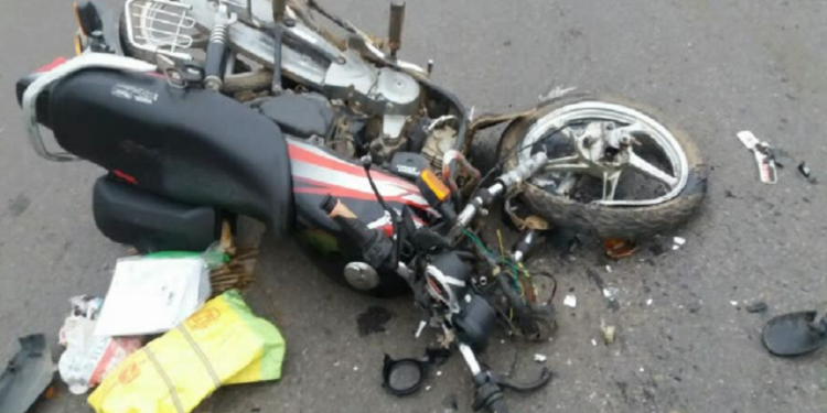 Accident in Agra: माल रोड पर वाहन की टक्कर से बाइक सवार फौजी समेत दो की मौत, एक घायल