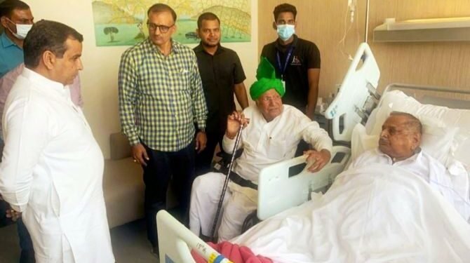 मुलायम सिंह यादव की सेहत में सुधार नहीं: गुरुग्राम के मेदांता अस्पताल में हैं भर्ती, दुआओं का दौर जारी