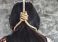 Uttar Pradesh News: मां ने फोन पर बात करने से किया मना, बेटी ने फांसी लगाकर की आत्महत्या