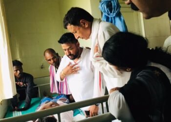 Bharat Jodo Yatra: कर्नाटक में कांग्रेस की ‘भारत जोड़ो यात्रा’ के दौरान हादसा, 4 लोगों को लगा करंट, पार्टी ने किया मुआवजे का ऐलान