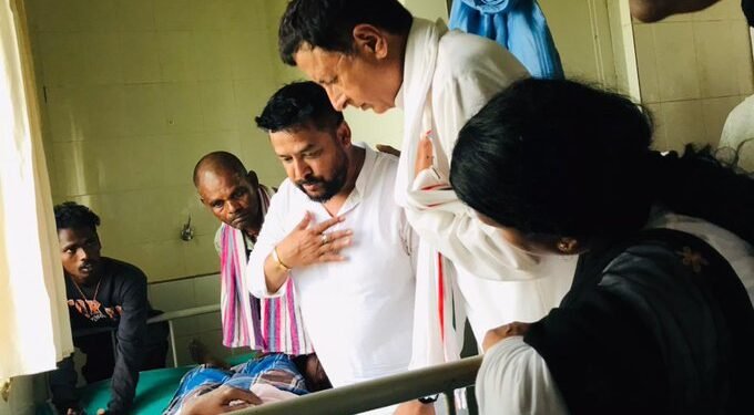 Bharat Jodo Yatra: कर्नाटक में कांग्रेस की ‘भारत जोड़ो यात्रा’ के दौरान हादसा, 4 लोगों को लगा करंट, पार्टी ने किया मुआवजे का ऐलान