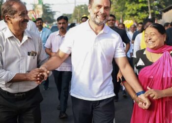 Bharat Jodo Yatra: तेलंगाना पहुंची कांग्रेस की ‘भारत जोड़ो यात्रा’, राहुल गांधी का हुआ जोरदार स्वागत