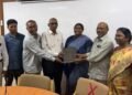 तेलंगाना की विधायक दनसारी अनसुईया उर्फ सीथक्का ने की पीएचडी, कभी माओवादी बनकर उठाई थी बंदूक