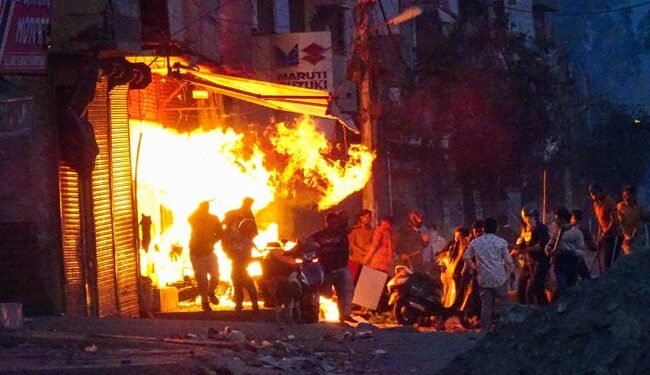 दिल्ली दंगा: हेड कांस्टेबल रतन लाल की हत्या की आरोपी गिरफ्तार, फरार महिला पर था 50 हजार का इनाम