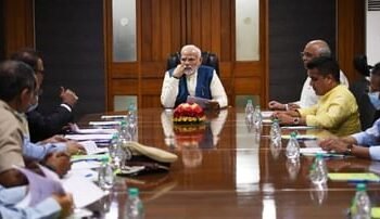 मोरबी पुल हादसा: पीएम मोदी ने की हाई लेवल मीटिंग, बोले- लोगों को बचाने के लिए जो बन पड़े करो…