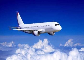 Prayagraj : दिवाली के पहले आसमान छूने लगा हवाई किराया, कई शहरों का भाड़ा पहुंचा 20 हजार के पार