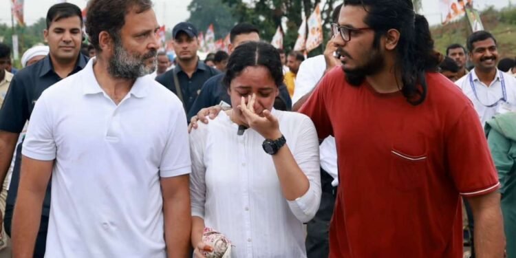 Bharat Jodo Yatra: ‘भारत जोड़ो’ यात्रा में शामिल हुई लड़की, फूट-फूटकर लगी रोने, राहुल गांधी ने बताई ये वजह
