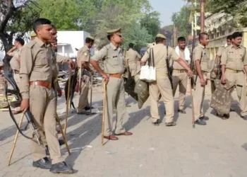 Delhi: नंद नगरी में युवक की हत्या के बाद तनाव, सांप्रदायिक रंग देने का प्रयास, इलाके में अर्द्धसैनिक बल तैनात