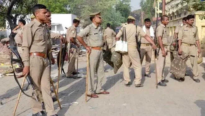 Delhi: नंद नगरी में युवक की हत्या के बाद तनाव, सांप्रदायिक रंग देने का प्रयास, इलाके में अर्द्धसैनिक बल तैनात