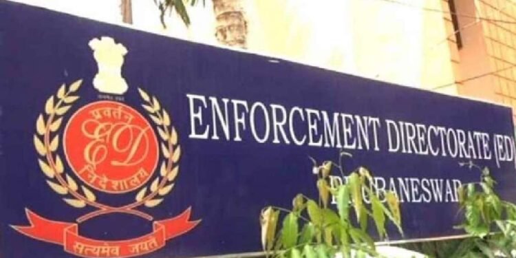 ED Raids: दिल्ली शराब घोटाले में ED की बड़ी कार्रवाई, 3 राज्यों में 35 ठिकानों पर छापेमारी