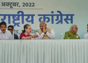 Gujarat Elections 2022: गुजरात चुनाव के लिए कांग्रेस ने 43 सीटों पर उम्मीदवारों की लिस्ट जारी की, अर्जुन मोढवाडिया और अमी याग्निक को टिकट