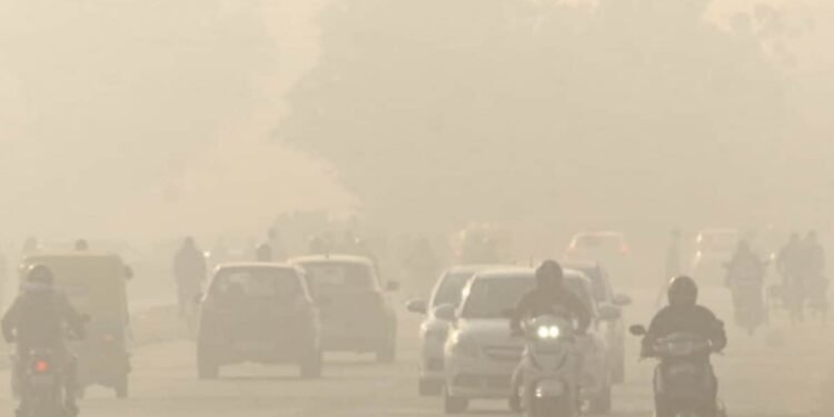 Delhi-NCR Pollution: एनएचआरसी ने कहा- किसानों को दोषी नहीं ठहरा सकते, चार राज्य सरकारों की विफलता जिम्मेदार